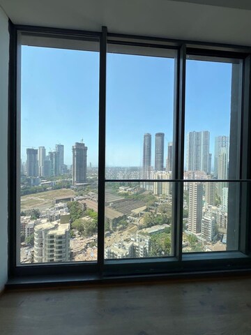 Room in 4 BHK Apartment at Rustomjee Crown, Prabhadevi – for Rent