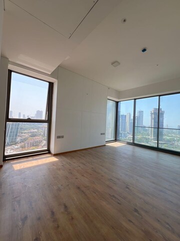 Room in 4 BHK Apartment at Rustomjee Crown, Prabhadevi – for Rent