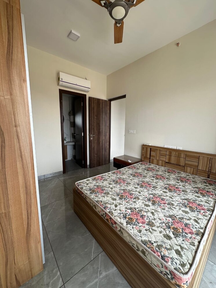 Bedroom, andheri west 2 Bedroom 900 Sq.Ft. Apartment In Andheri West Mumbai 8687854