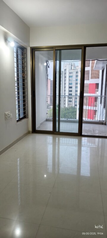 Room in 2 BHK Apartment at Prahlad Nagar – for Rent