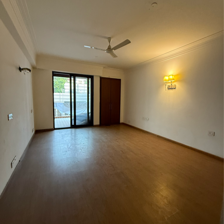Room, new friends colony 4 Bedroom 3000 Sq.Ft. Builder Floor In New Friends Colony Delhi 8687921