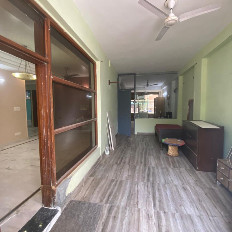  Parking, malviya nagar 3 Bedroom 2000 Sq.Ft. Builder Floor In Malviya Nagar Delhi 8687923