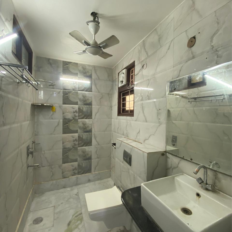 Bathroom, malviya nagar 3 Bedroom 2000 Sq.Ft. Builder Floor In Malviya Nagar Delhi 8687923