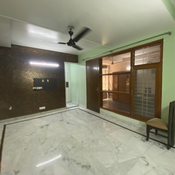 Room in 3 BHK Builder Floor at Malviya Nagar – for Rent