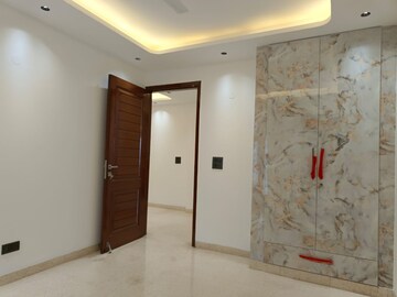 Room in 3 BHK Builder Floor at Saket – for Rent