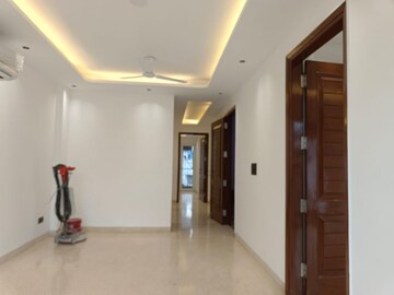 Room in 3 BHK Builder Floor at Saket – for Rent