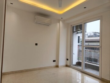 Room in 3 BHK Builder Floor at Saket – for Rent