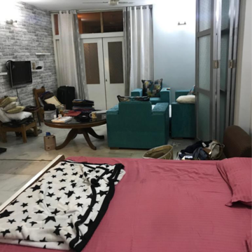 Master Bedroom in 1.5 BHK Builder Floor at Kalkaji – for Rent