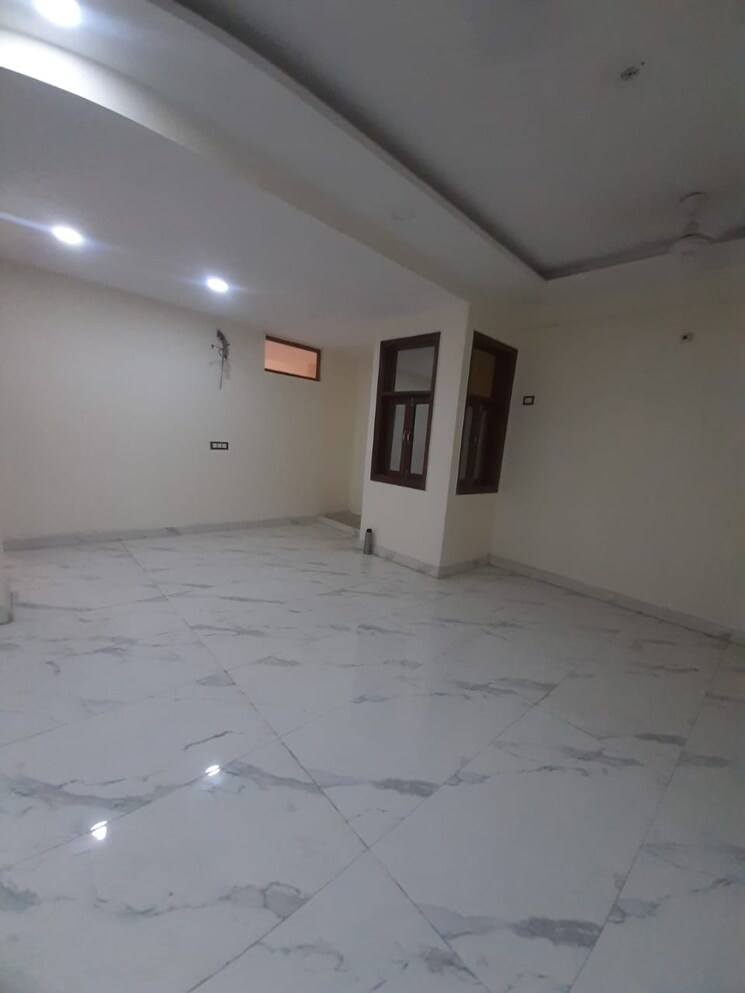 Room, chattarpur 3 Bedroom 145 Sq.Yd. Builder Floor In Chattarpur Delhi 8687946