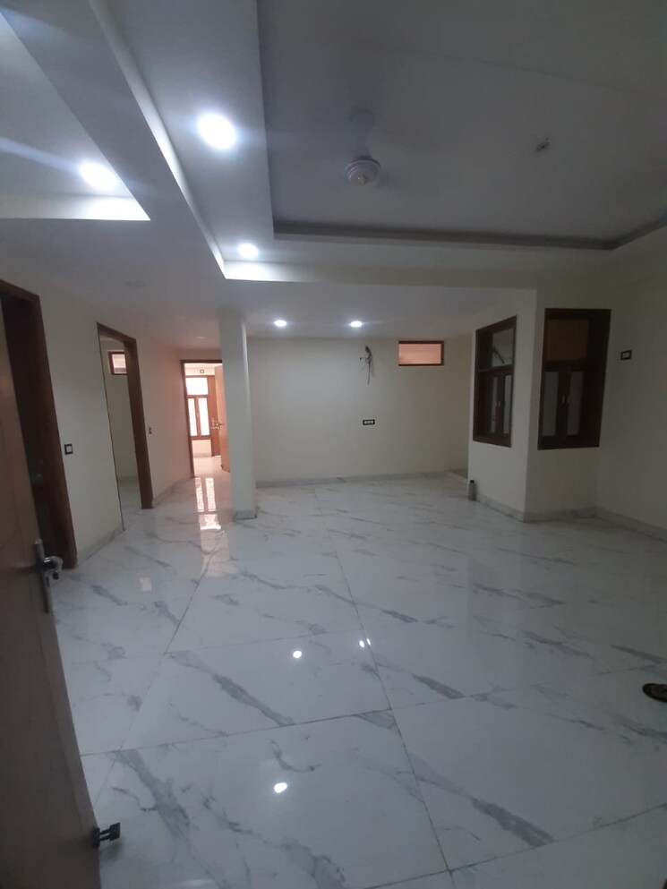undefined, chattarpur 3 Bedroom 145 Sq.Yd. Builder Floor In Chattarpur Delhi 8687946