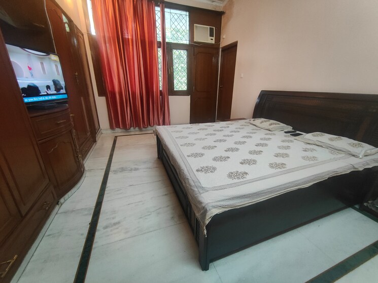 Bedroom, saket 4 Bedroom 3000 Sq.Ft. Builder Floor In Saket Delhi 8687944