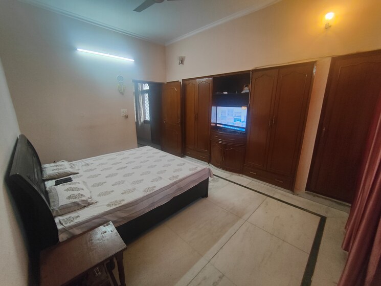 Bedroom, saket 4 Bedroom 3000 Sq.Ft. Builder Floor In Saket Delhi 8687944