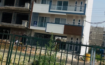 3 BHK Builder Floor For Rent in Sector 11