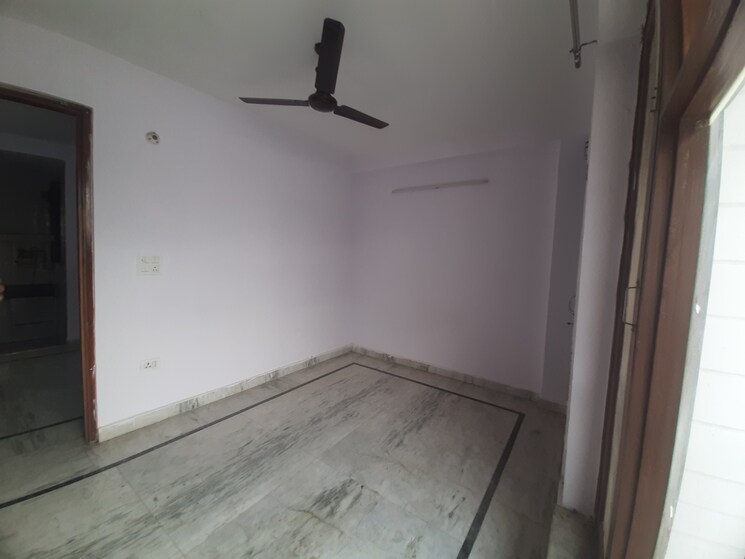 Room, chattarpur 1 Bedroom 50 Sq.Yd. Builder Floor In Chattarpur Delhi 8687973