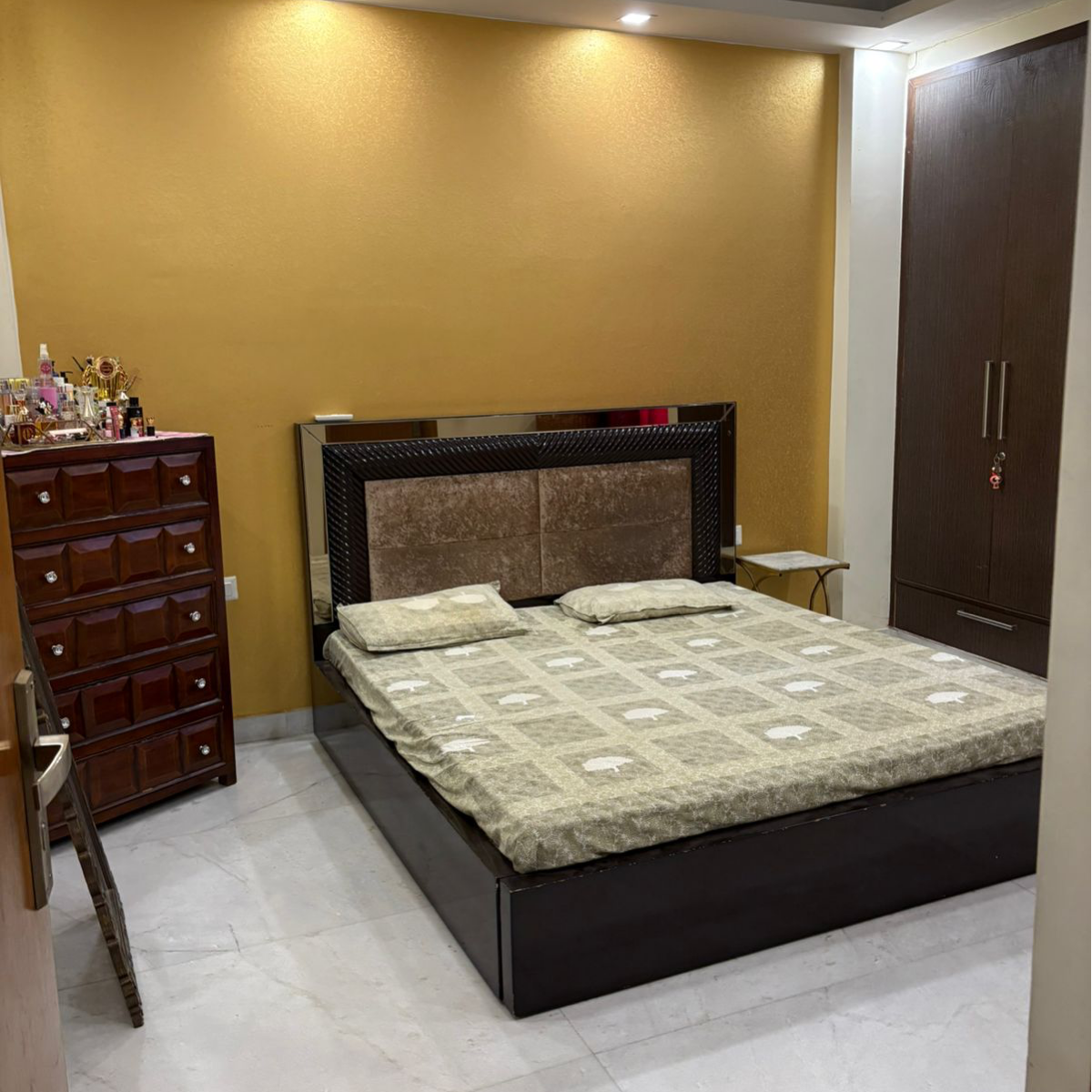 3 BHK + Servant Room Builder Floor For Rent in Kalkaji