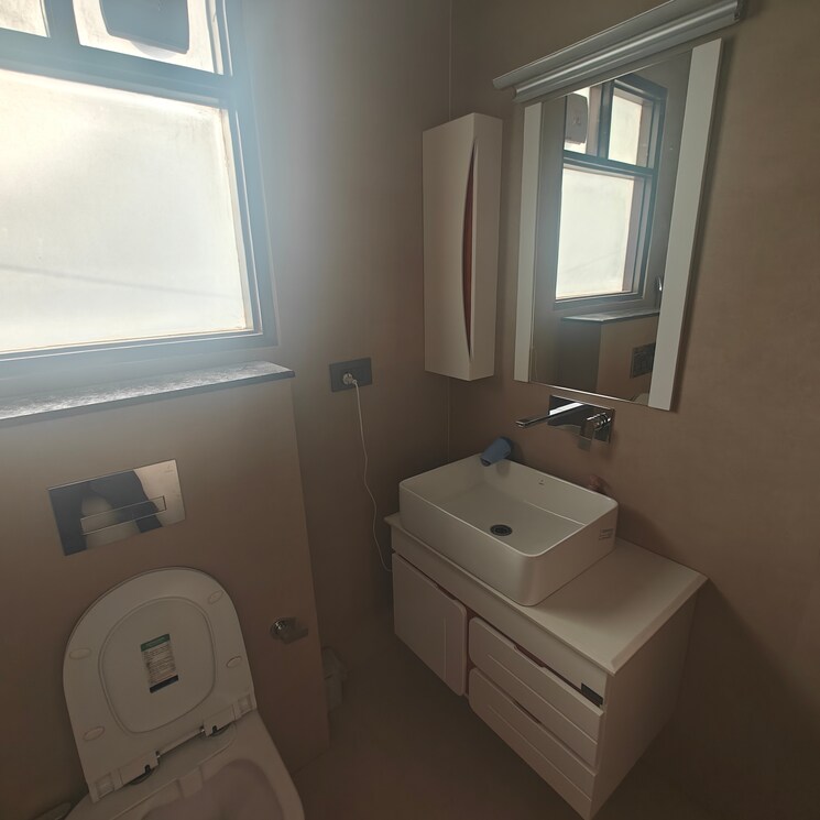 Bathroom, dlf-alameda 3 Bedroom 1800 Sq.Ft. Builder Floor In Sector 73 Gurgaon 8687995