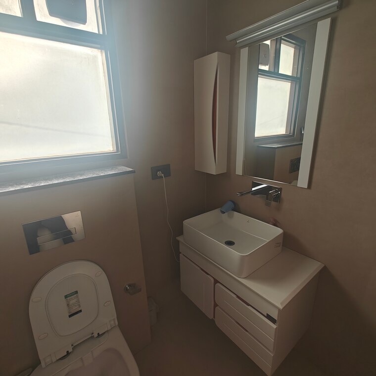 Bathroom, dlf-alameda 3 Bedroom 1800 Sq.Ft. Builder Floor In Sector 73 Gurgaon 8687995