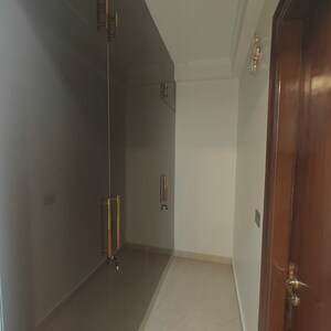 Furnished Amenities in 3 BHK Builder Floor at DLF Alameda, Sector 73 – for Sale