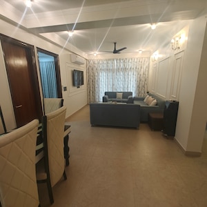Master Bedroom in 3 BHK Builder Floor at DLF Alameda, Sector 73 – for Sale