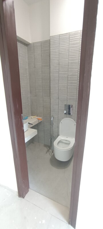 Bathroom in 3 BHK Apartment at Jeevan Sona Apartment, Santacruz West – for Rent
