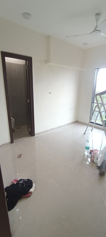 Master Bedroom in 3 BHK Apartment at Jeevan Sona Apartment, Santacruz West – for Rent
