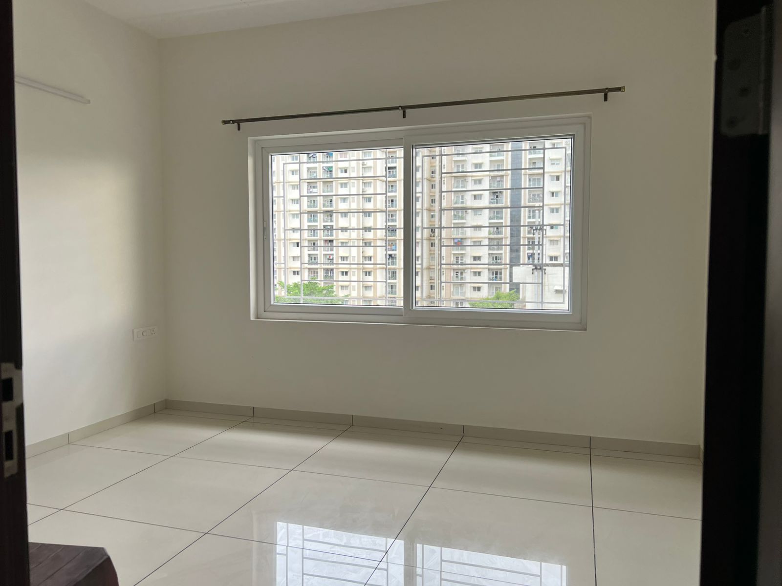 3 BHK Apartment For Rent in DNR Spring Leaf