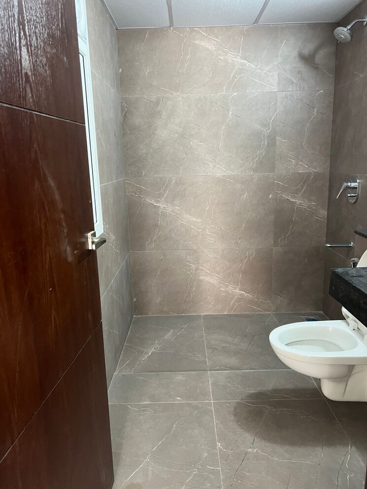 Bathroom, dnr-spring-leaf 3 Bedroom 1815 Sq.Ft. Apartment In Koramangala Bangalore 8687994