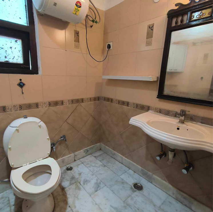 Bathroom, greater kailash i 2 Bedroom 1650 Sq.Ft. Builder Floor In Greater Kailash I Delhi 8687990