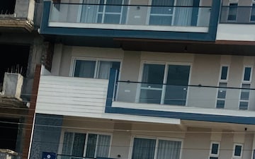 3 BHK Builder Floor For Rent in Sector 21