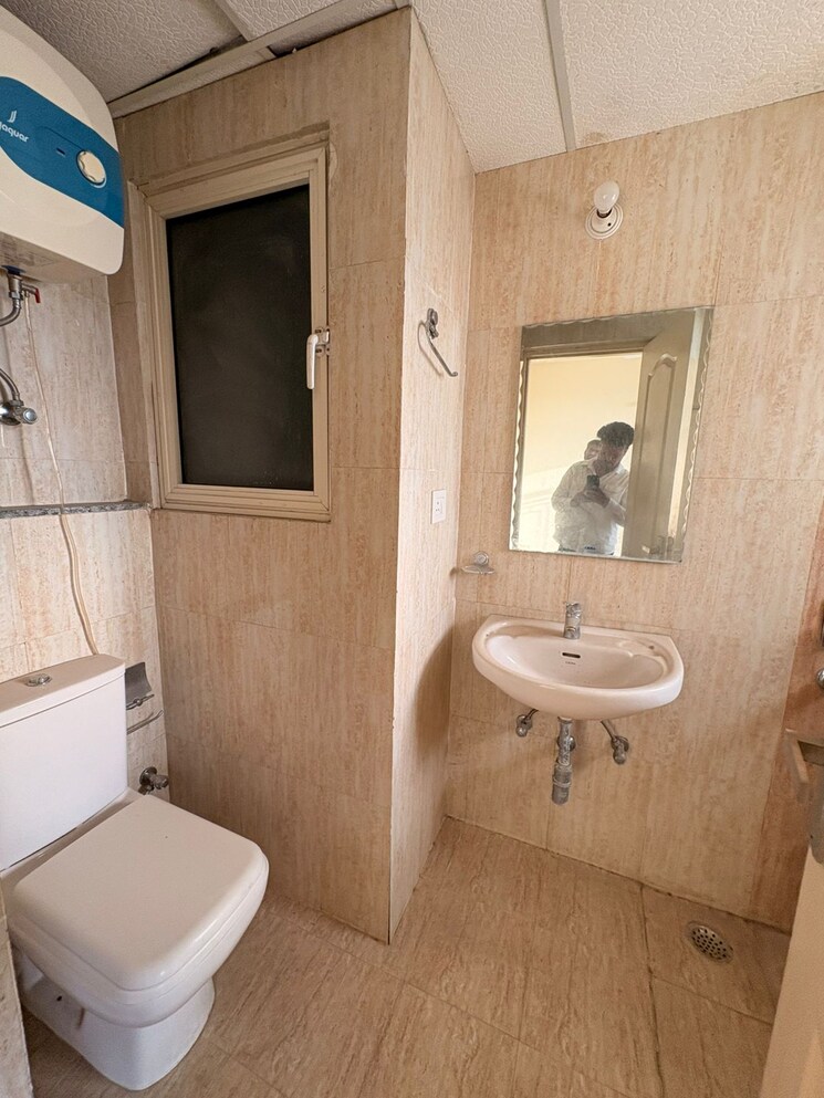 Bathroom, paarth-aadyant 3.5 Bedroom 1700 Sq.Ft. Apartment In Gomti Nagar Lucknow 8688012