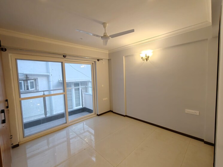 Room, richards town 3 Bedroom 2100 Sq.Ft. Apartment In Richards Town Bangalore 8688032