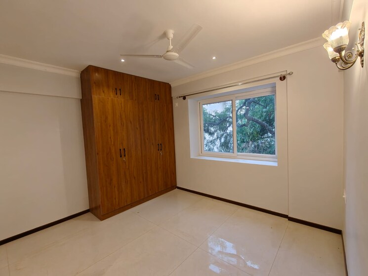 Room, richards town 3 Bedroom 2100 Sq.Ft. Apartment In Richards Town Bangalore 8688032