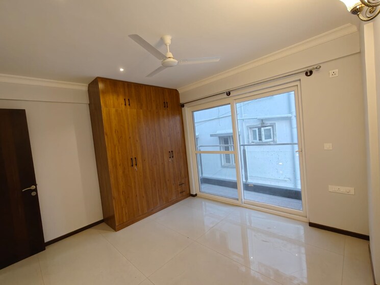 Room, richards town 3 Bedroom 2100 Sq.Ft. Apartment In Richards Town Bangalore 8688032