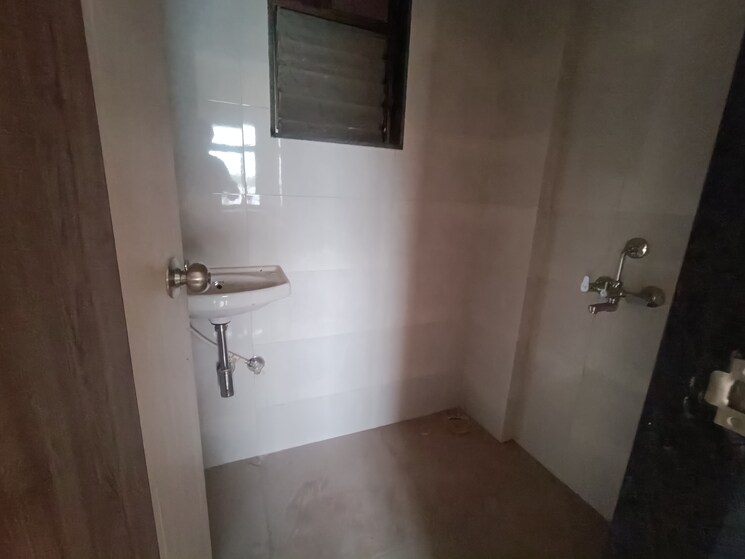 Bathroom, palghar 2 Bedroom 825 Sq.Ft. Apartment In Palghar Palghar 8688051