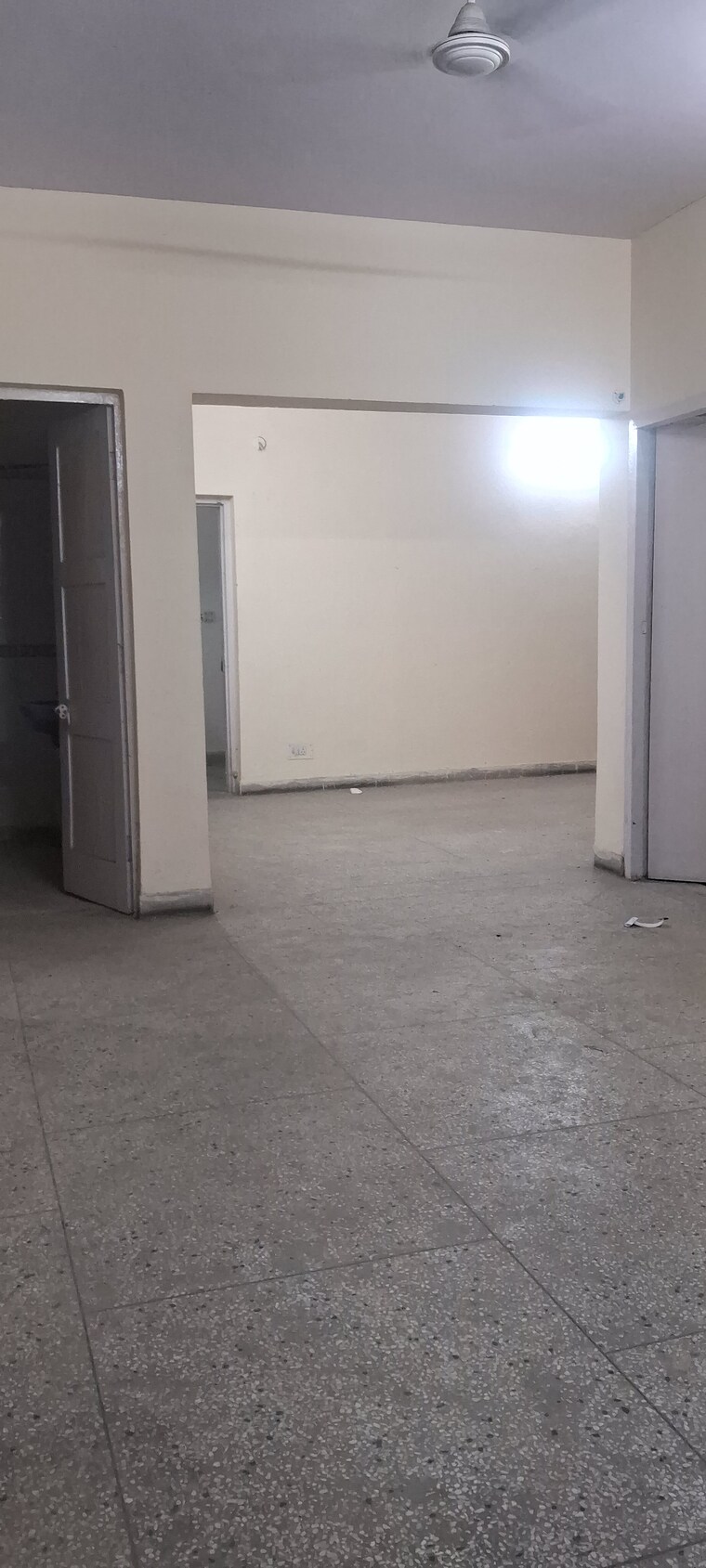 Room, sarita vihar 2.5 Bedroom 1400 Sq.Ft. Apartment In Sarita Vihar Delhi 8688055