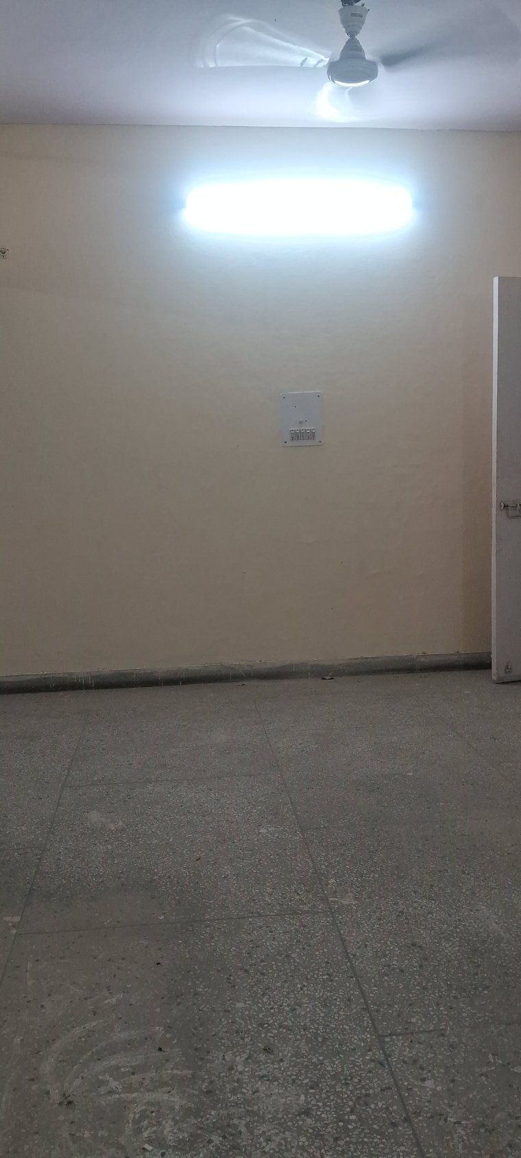 Room, sarita vihar 2.5 Bedroom 1400 Sq.Ft. Apartment In Sarita Vihar Delhi 8688055