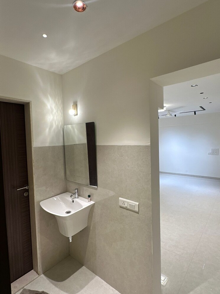 Bathroom, kabra-primera 3 Bedroom 1725 Sq.Ft. Apartment In Juhu Mumbai 8688074