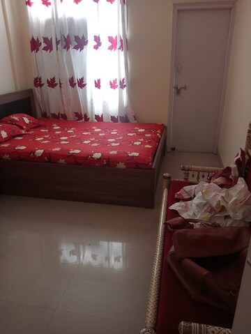 Bedroom in 3 BHK Apartment at Rps More – for Rent