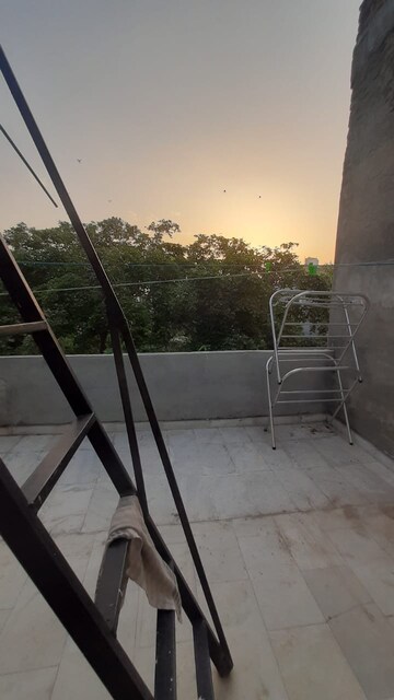 Balcony in 2 BHK Builder Floor at Palam Vihar Residents Association, Palam Vihar – for Rent