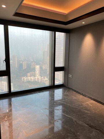 Room in 4 BHK Apartment at Lodha Trump Tower, Worli – for Rent