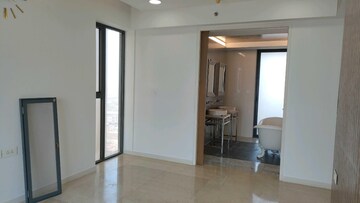 Room in 4 BHK Apartment at Lodha Evoq, Wadala – for Rent