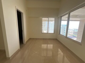 Room in 4 BHK Apartment at Avighna One Avighna Park, Lower Parel – for Rent