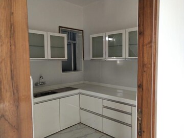 Room in 4 BHK Apartment at Avighna One Avighna Park, Lower Parel – for Rent