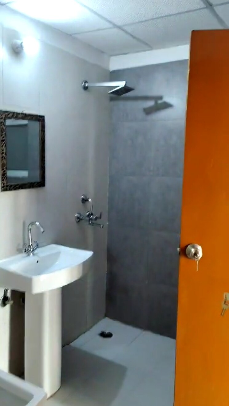 Bathroom, jm-orchid 2.5 Bedroom 1147 Sq.Ft. Apartment In Sector 76 Noida 8688161