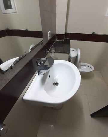 Bathroom in 3.5 BHK Apartment at Jm Orchid, Sector 76 – for Rent