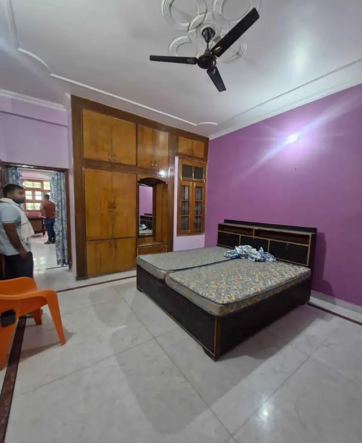 2 BHK + Pooja Room Independent House For Rent in Aliganj