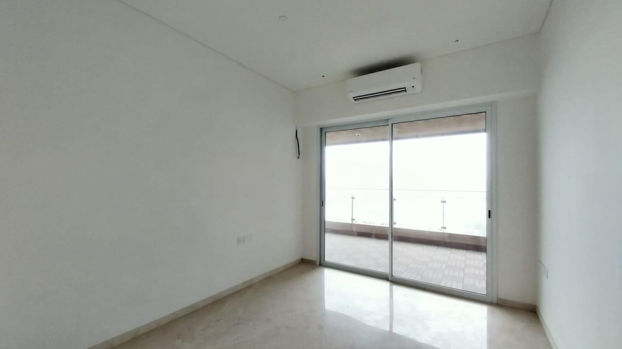 4 BHK + Servant Room Apartment For Rent in Lokhandwala Minerva Mahalaxmi