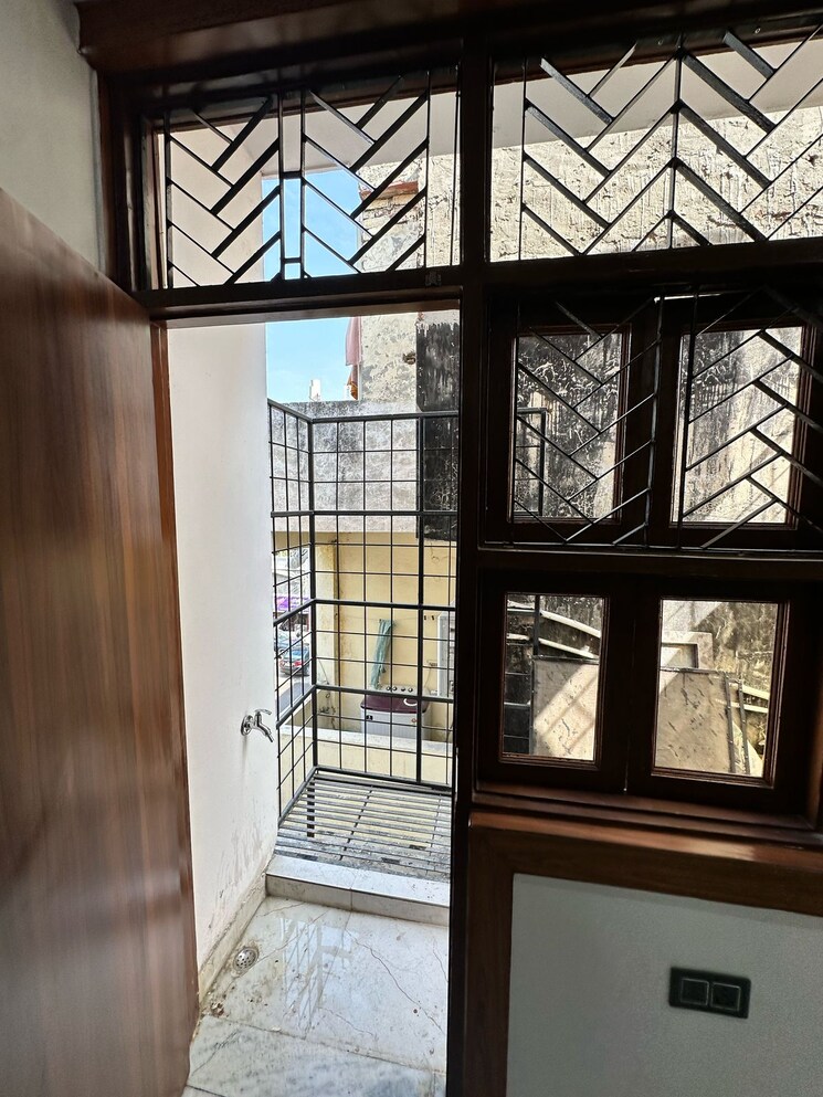 Balcony, vaishali sector 5 2 Bedroom 1000 Sq.Ft. Builder Floor In Vaishali Sector 5 Ghaziabad 8688204