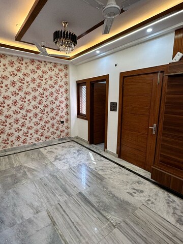 Room in 2 BHK Builder Floor at Vaishali Sector 5 – for Sale