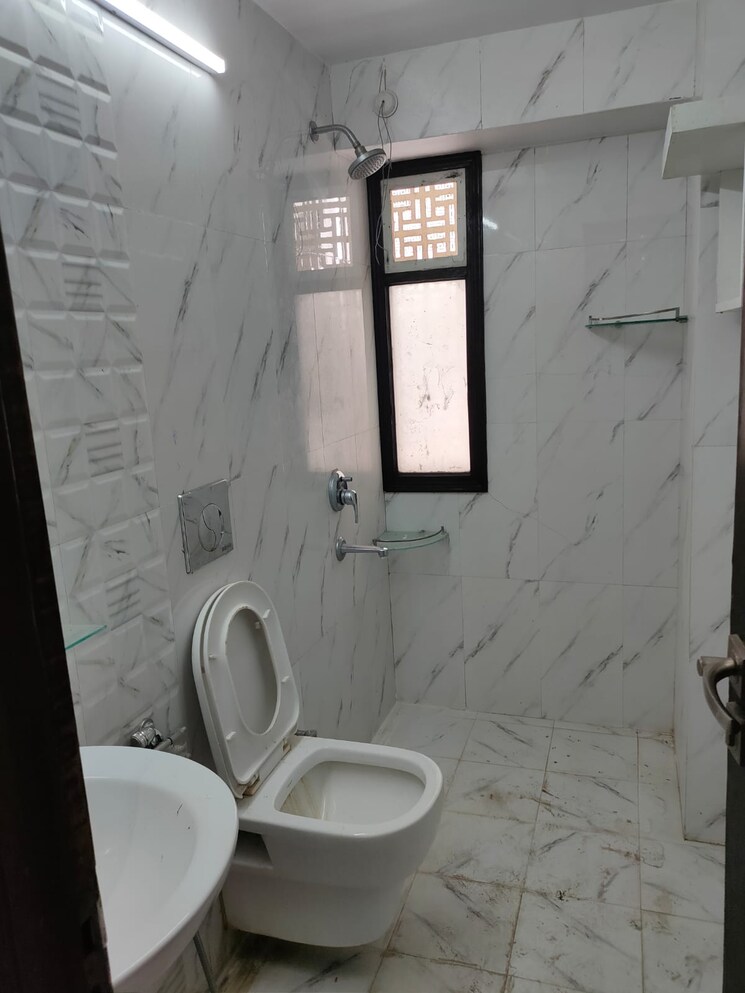 Bathroom, amna-rolex-estate 3 Bedroom 2150 Sq.Ft. Apartment In Faizabad Road Lucknow 8688217